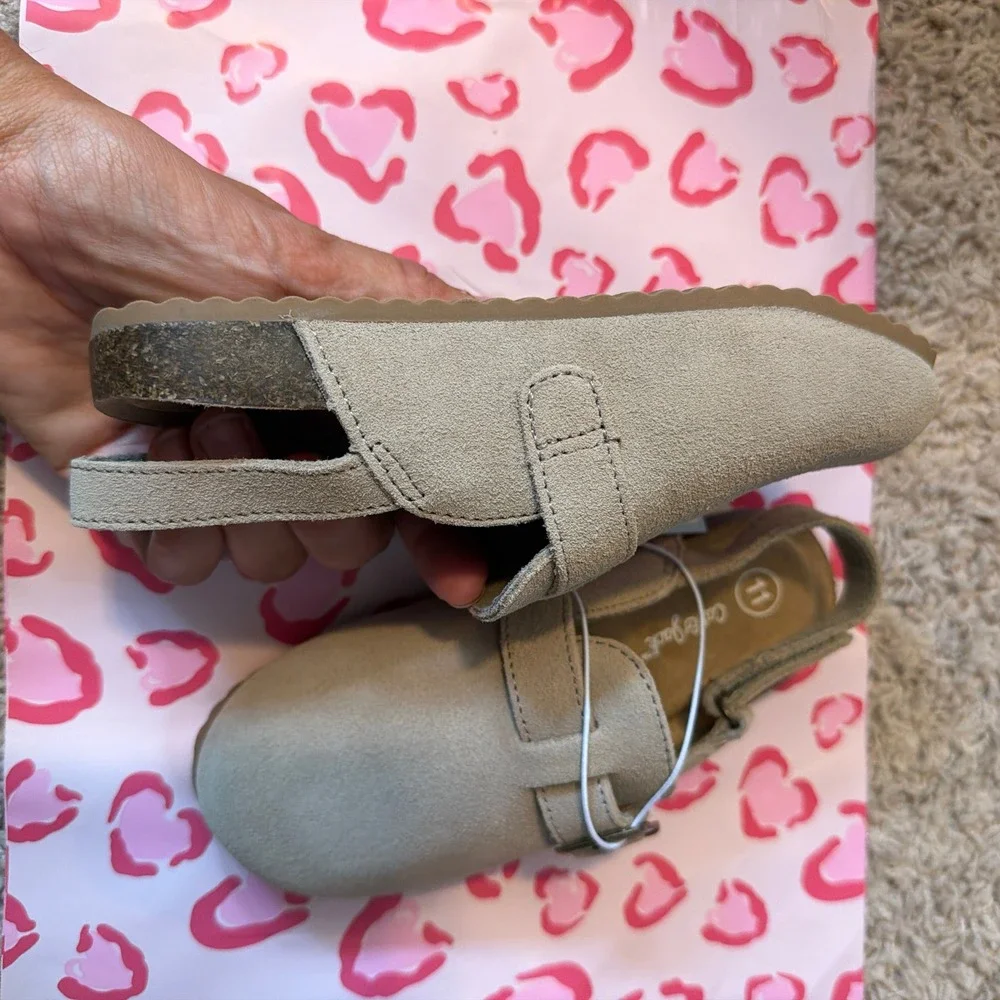 Cat & Jack Kids Tan Beige Faux Suede Buckle Clogs Slingback Shoes Size 11 NWT